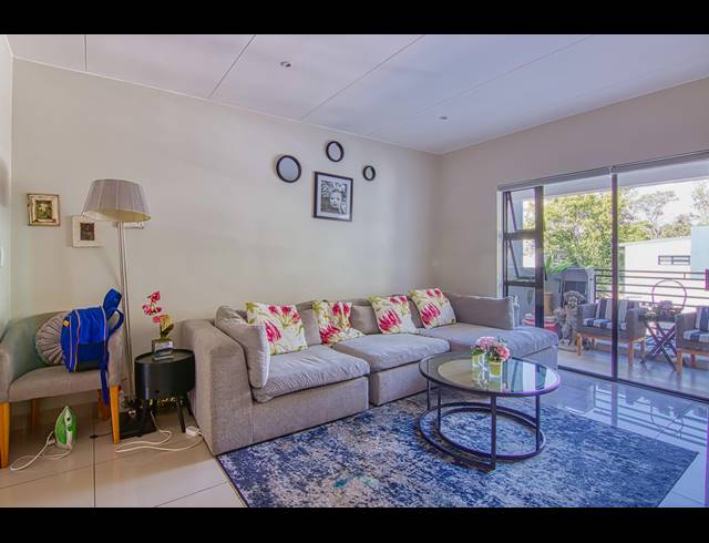 2 BEDROOM APARTMENT FOR SALE IN BRYANSTON